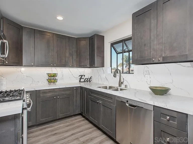 3805 Herbert St #9 — Photo 1