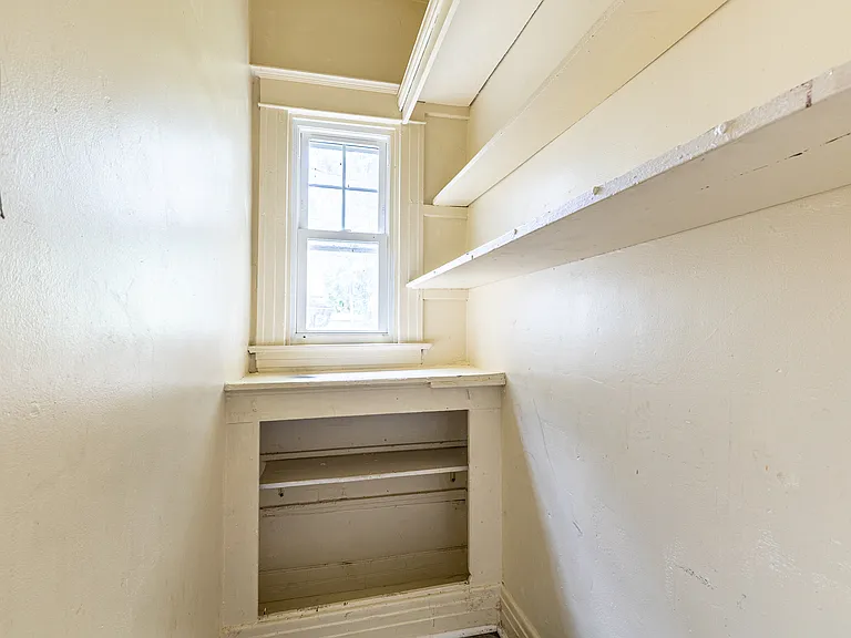 437 Cottage St — Photo 17