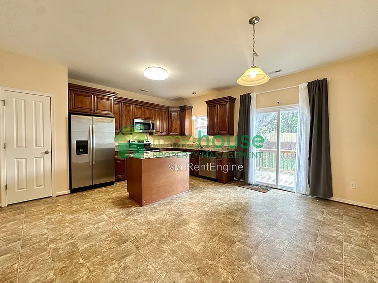 132 Filbert St — Photo 3