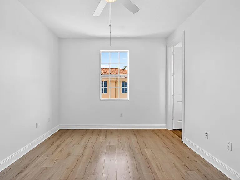 2502 N Dixie Hwy #32 — Photo 31