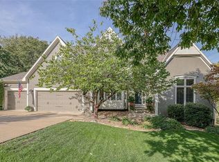 9514 Chestnut St, Lenexa, KS 66220