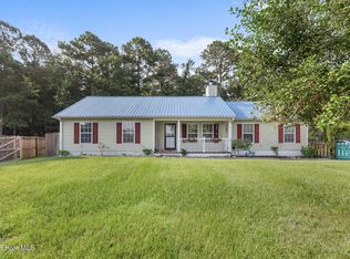 101 Barrington Ct, Maple Hill, NC 28454