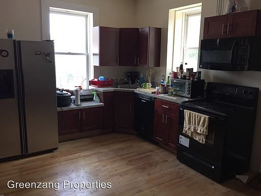 2nd image of 4500 Chestnut St