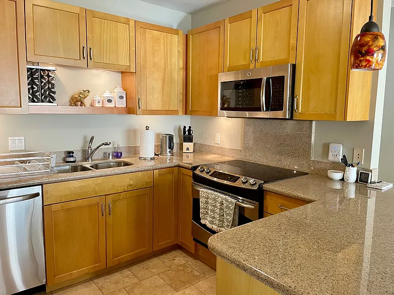 421 Olohana St #2703 — Photo 3