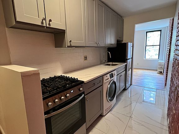 3rd image of 444 E 78th St APT 14