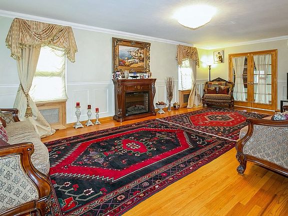 3rd image of 86-25 Chelsea St Unit 1