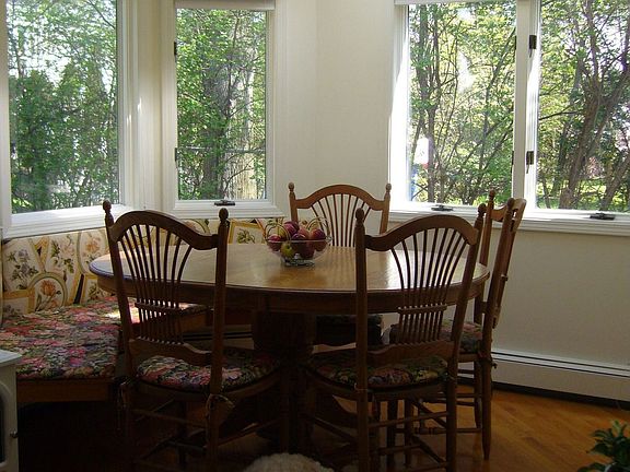 Sunny, oversize kitchen dining area
