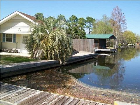 2nd image of 1050 Dawn Dr