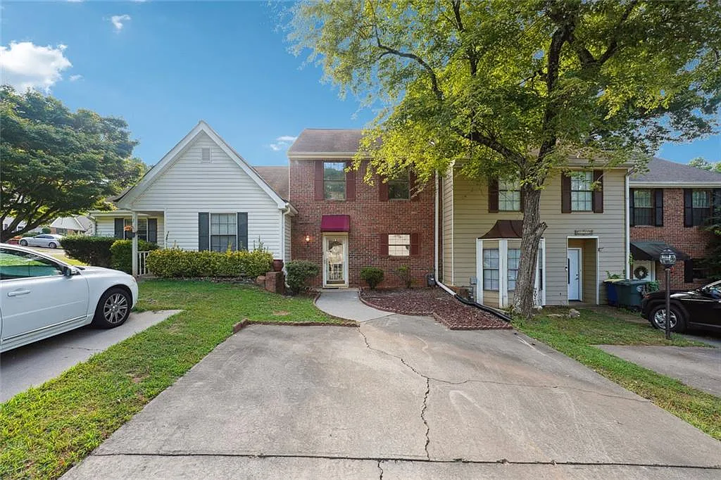 2 bed, 2.5 bath, 1280 sqft, $1,900 — Photo 2