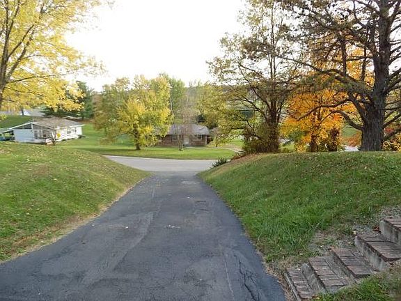 5th image of 110 Tanglewood Dr