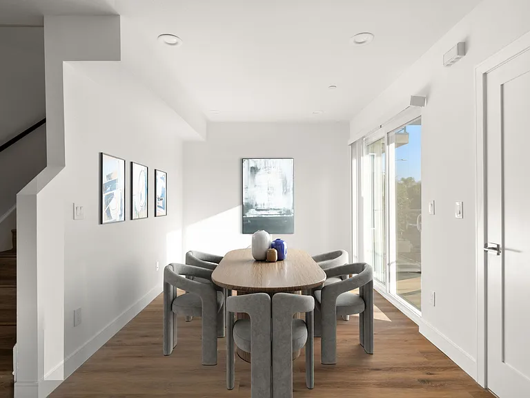 1853 S Longwood Ave #1853 — Photo 2