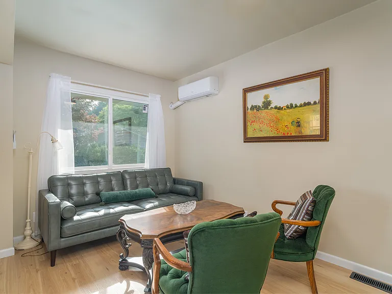 3601 Landau Ave NE — Photo 8