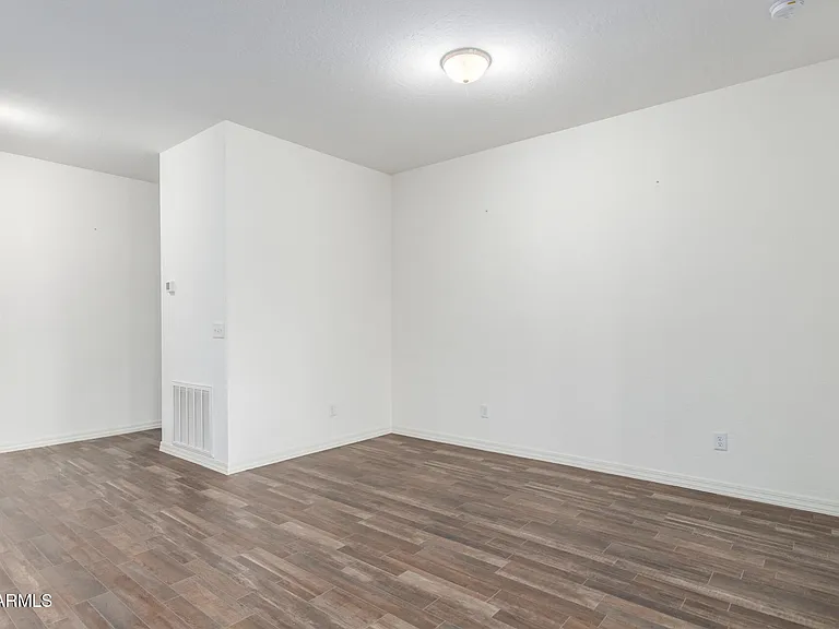2415 E San Miguel Dr — Photo 5