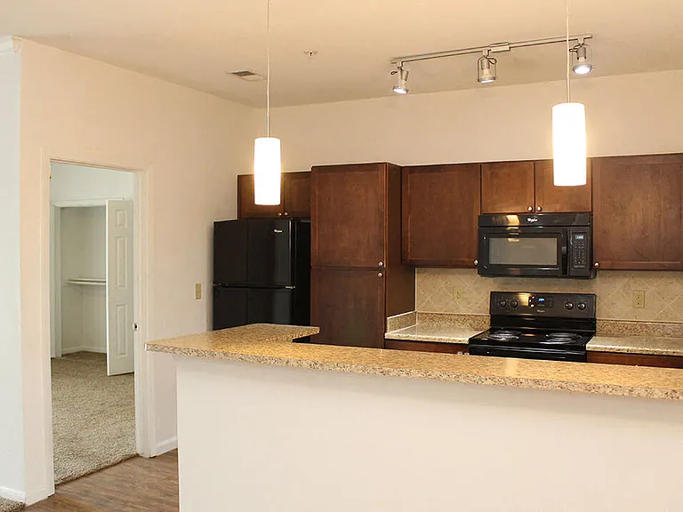 Avalon at Carlsbad — Photo 40