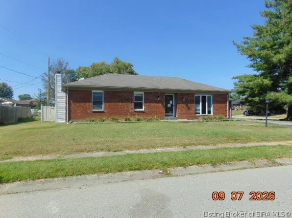 3604 Red Fox Drive, New Albany, IN 47150