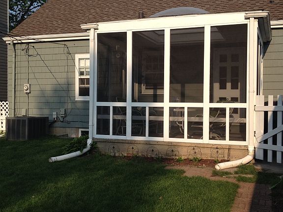 4th image of 3933 Yosemite Ave S