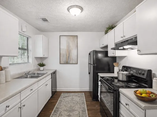 Lakeside Townhomes, 5577 Riverdale Rd, Atlanta, GA 30349