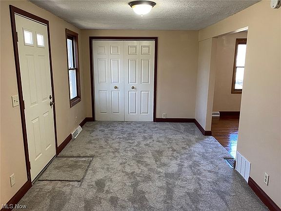 4th image of 234 Hunter Ave