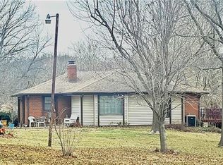 10216 Lancaster Rd, Liberty, MO 64068