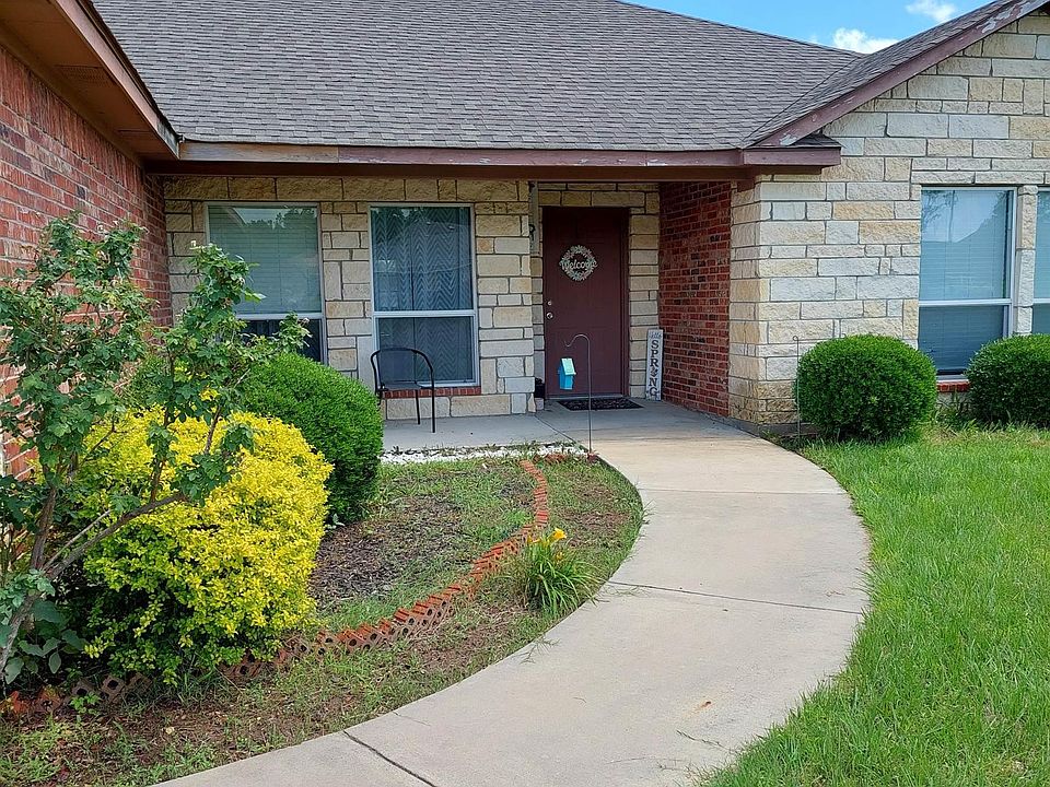 1st image of 604 Dela Cruz Dr