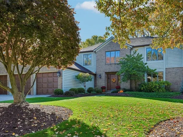 18303 Rustic Holw, Strongsville, OH 44136