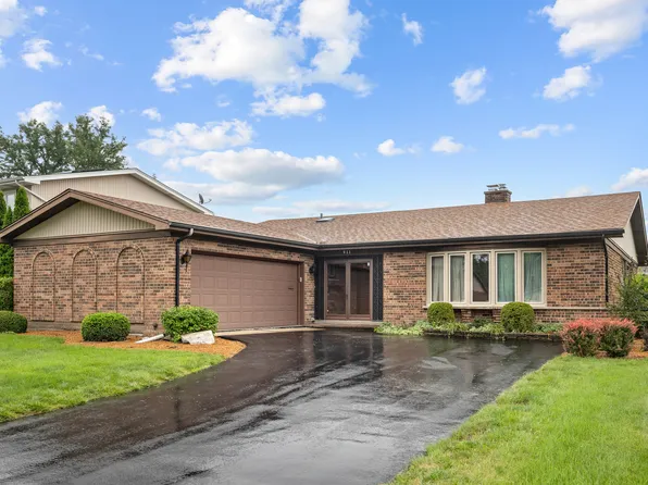 911 W Willow Ln, Mount Prospect, IL 60056