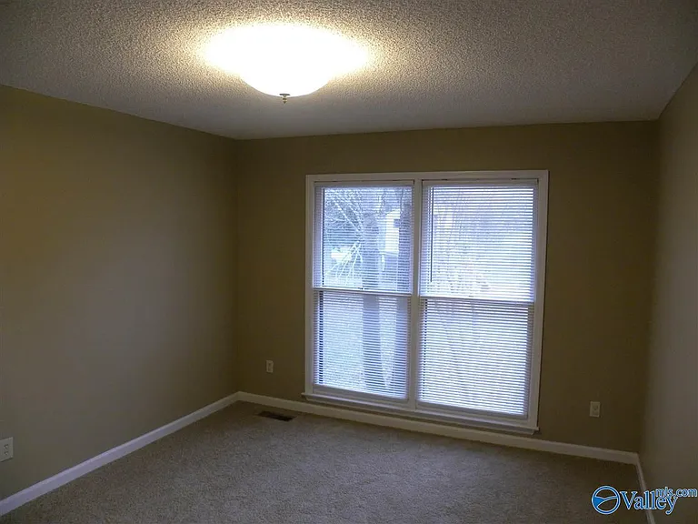 102 Pam Cir — Photo 12