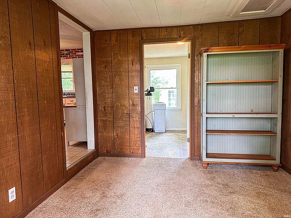 4th image of 3221 W County Road 400 N