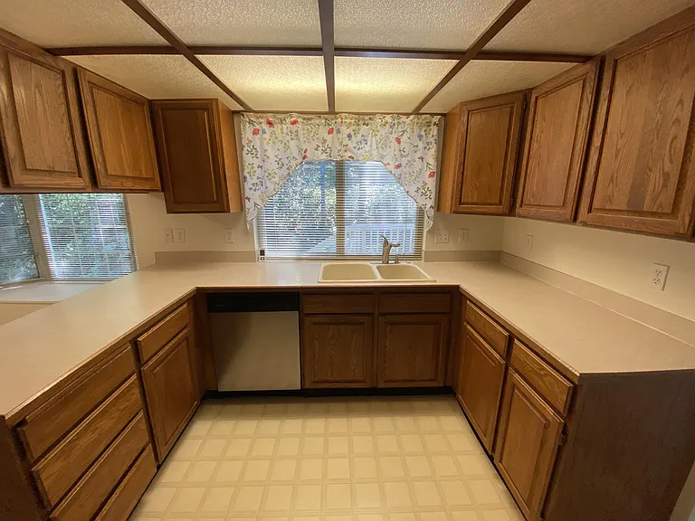 501 E Michelle Dr — Photo 17