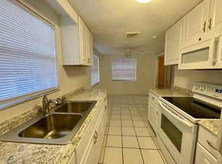 623 Shore Rd, Nokomis, FL 34275