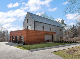 98 Legacy Dr, Sewickley, PA