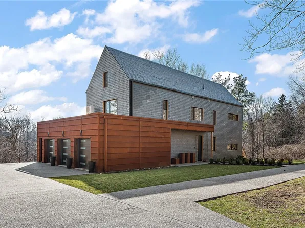 98 Legacy Dr, Sewickley, PA 15143
