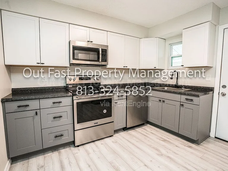 430 3rd Ave — Photo 20