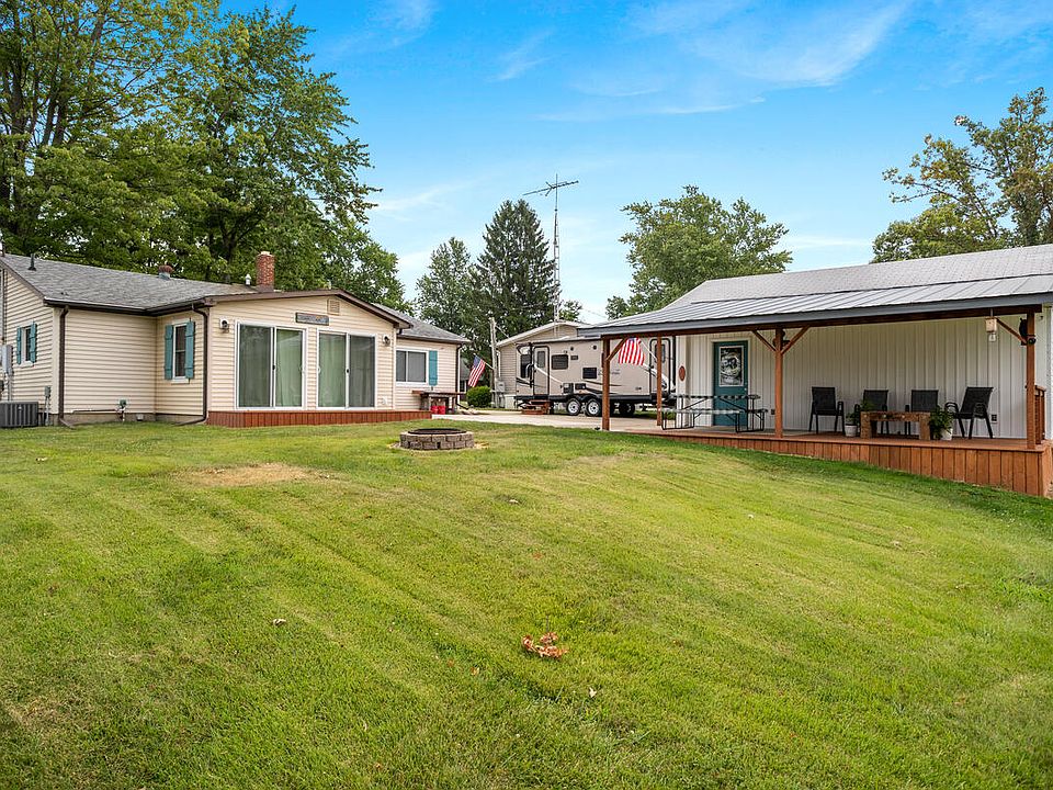 1st image of 418 W Russell Dr