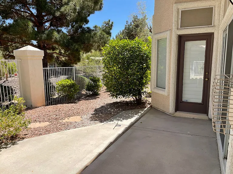 135 Wildhorn Ct — Photo 25