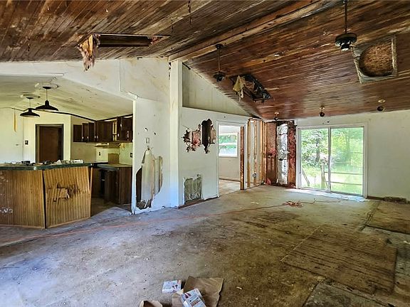 3rd image of 251 Bardeen Rd