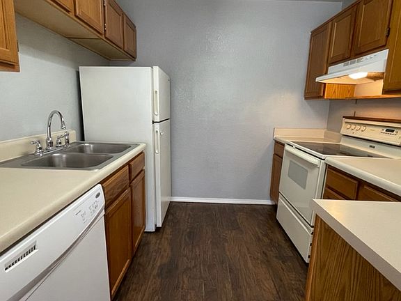 2nd image of 1689 N Saddlehorn Ave #1