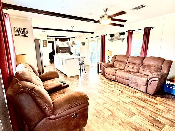 4th image of 953 Evergreen Rd