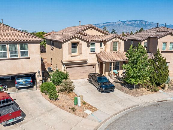 5th image of 420 Vista Roja Pl NE