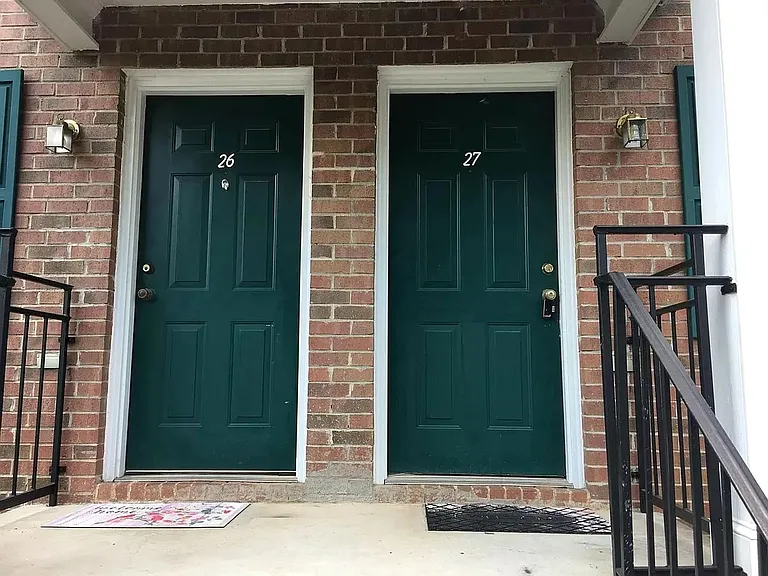 100 Woodstone Dr #27 — Photo 2