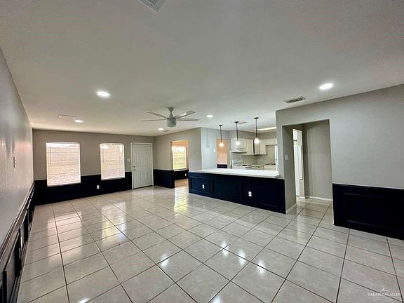 4th image of 900 E Dallas Ave APT 17
