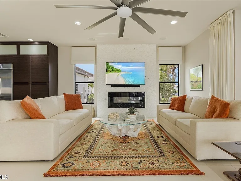 11695 Royal Tee Cir — Photo 10