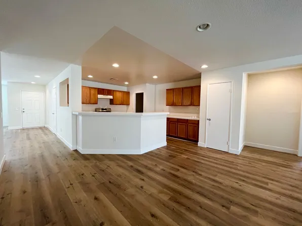 36741 30th St E, Palmdale, CA 93550