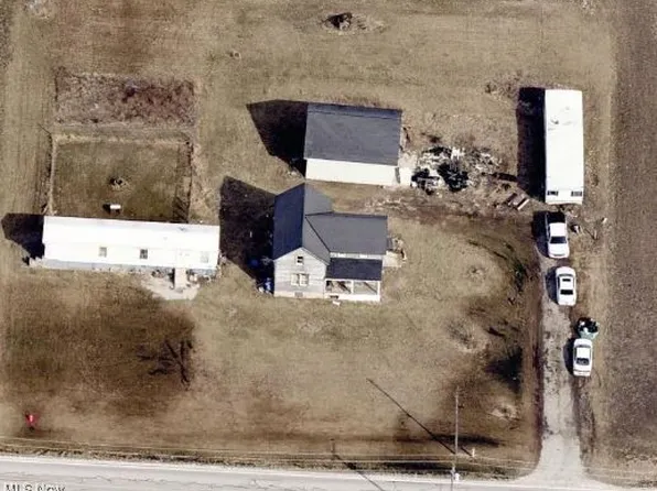 10295 W Salem Carroll Rd, Oak Harbor, OH 43449