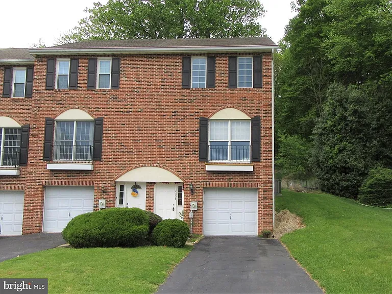 4830 Misty Ct — Photo 1