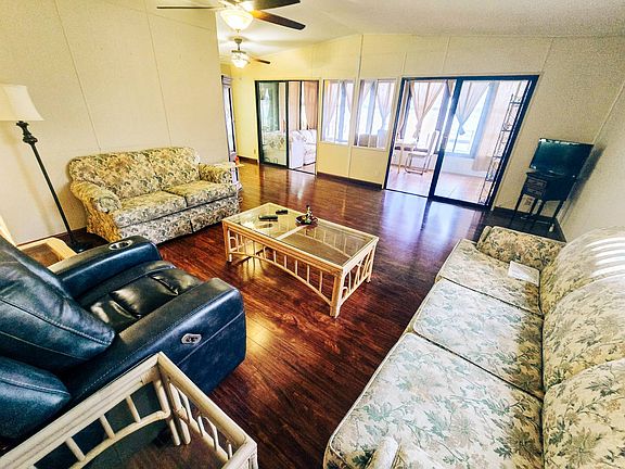 5th image of 262 Alpine Dr #262