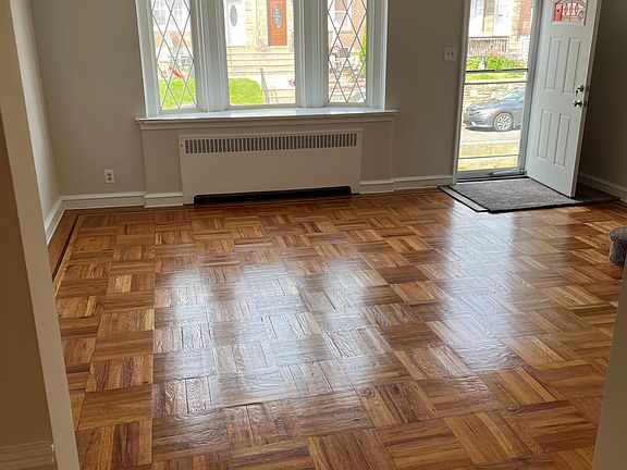 3rd image of 4235 Oakmont St