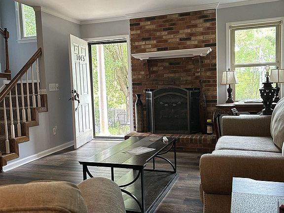 4th image of 1045 W Harbor Dr