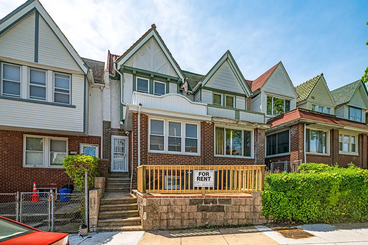 Building Photo - 5202 W Berks St #2