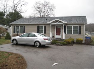 401 Old Colchester Rd, Uncasville, CT 06382